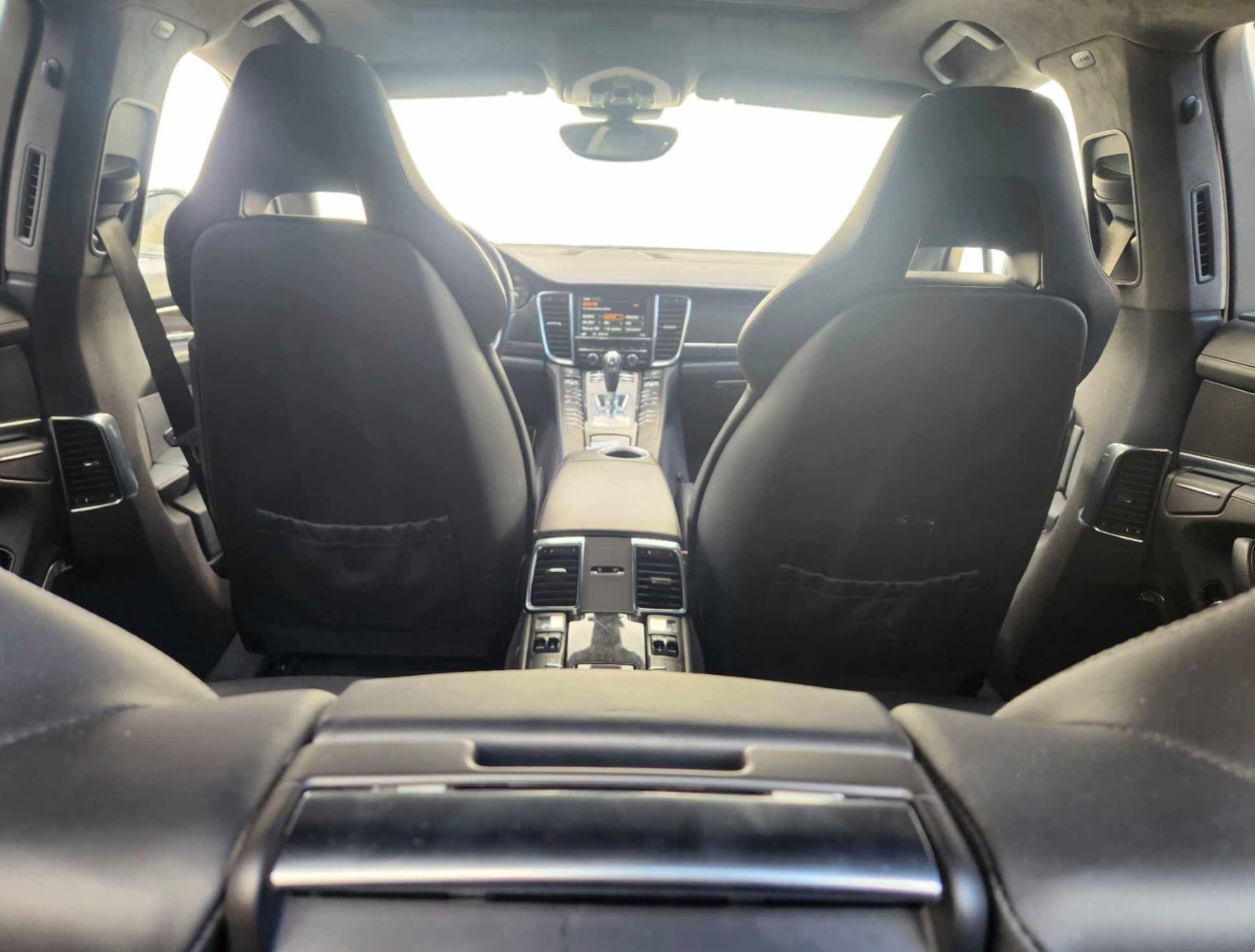 Console Porsche Panamera Turbo